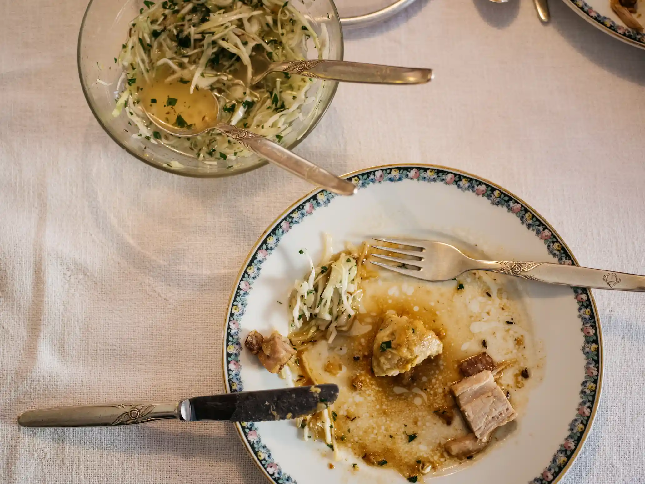 Hintergrundbild Schweinsbraten mit Knödel